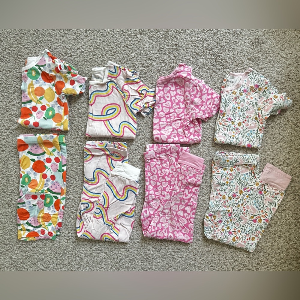 Magnetic Me 2t pajama sets